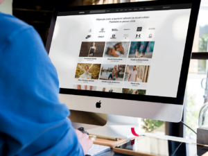 Proč až 74 % zákazníků používá srovnávače cen a inspirátory – a jak to může pomoci vašemu e-shopu